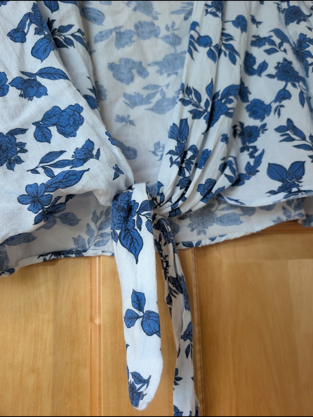 Blue Floral Tie-Front Crop Top - Women - Picture 4 of 9